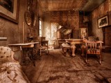 Abandoned Bungalow House Escape