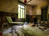 Creepy Hospital Escape