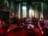 Scarlet Vampire House Escape