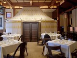 Lavka Lavka Restaurant Escape
